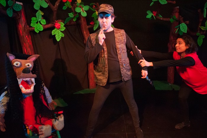 "Kalean otso etxean uso"